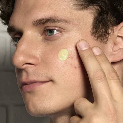 retinol reduces blemishes and breakouts